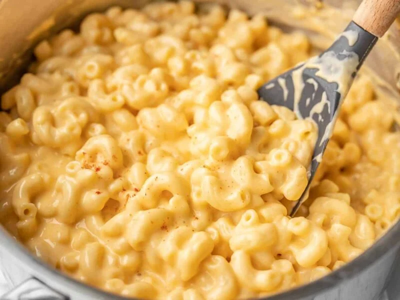 Very cheesy macaroni